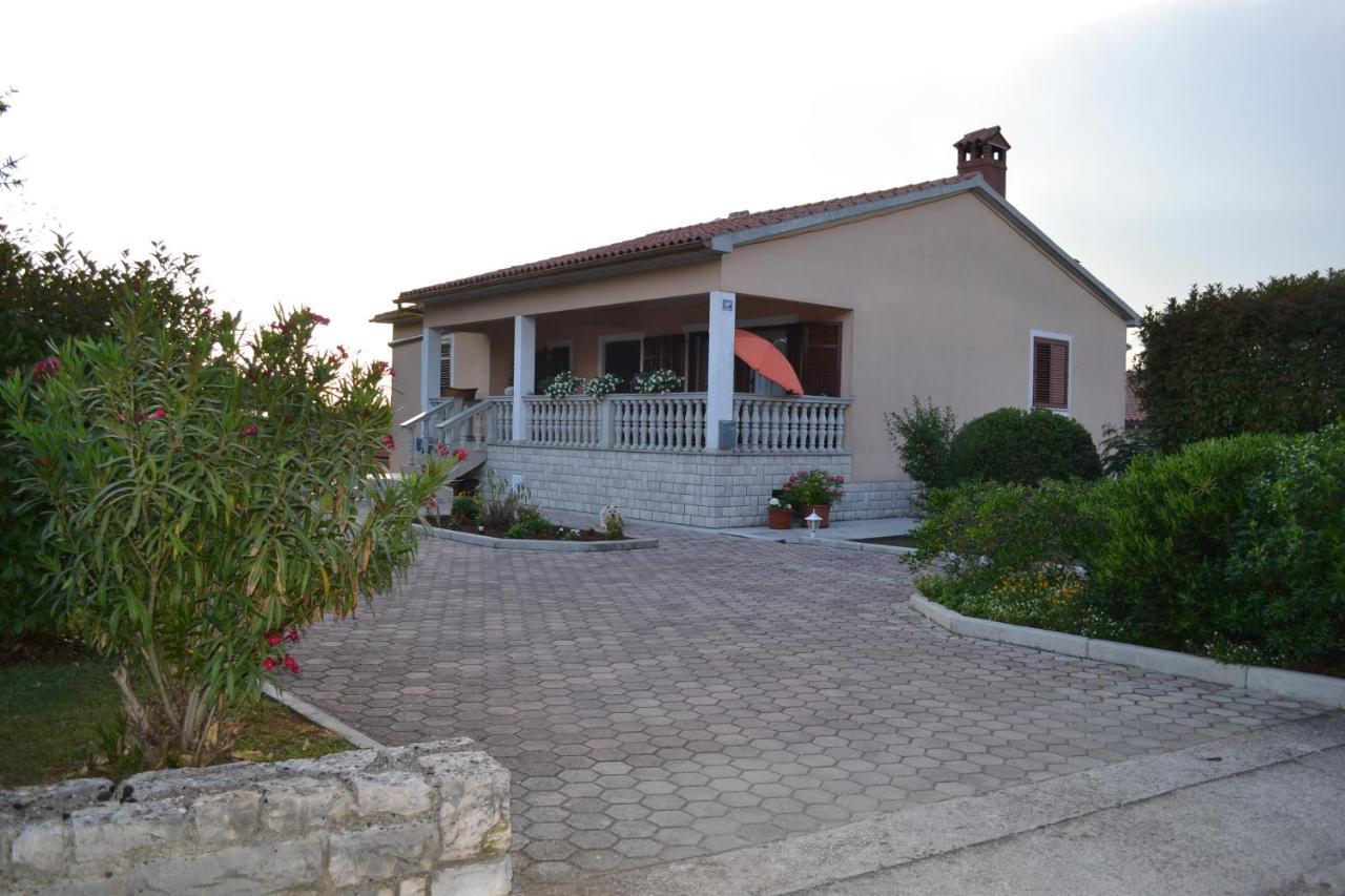 Apartman Doli Nedescina Экстерьер фото